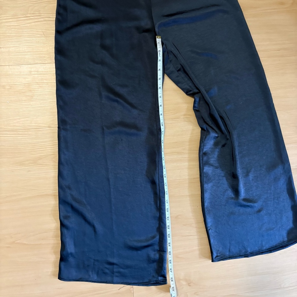 12 Rue Colette Midnight Navy Satin Jumpsuit Size L - Picture 10 of 14